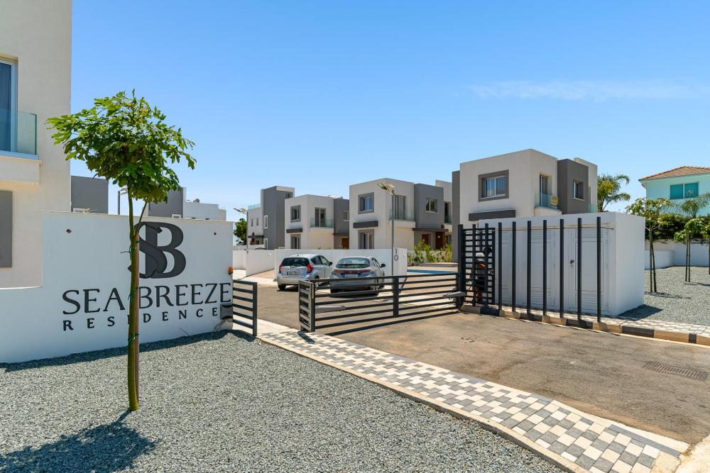 Sea Breeze Residences